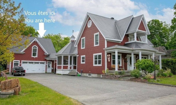 Coaticook Apartment | Serenity, charm and convenience - le Loft awaits you!