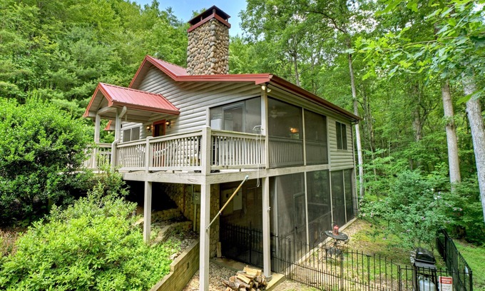 Copperhill House | Serenity Creek | Pet Friendly | Hot Tub | Fire Pit |