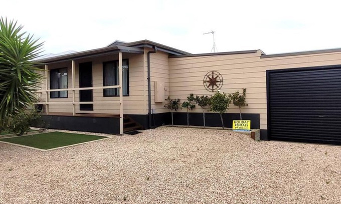 Moonta Bay House | Serenity on Spry
