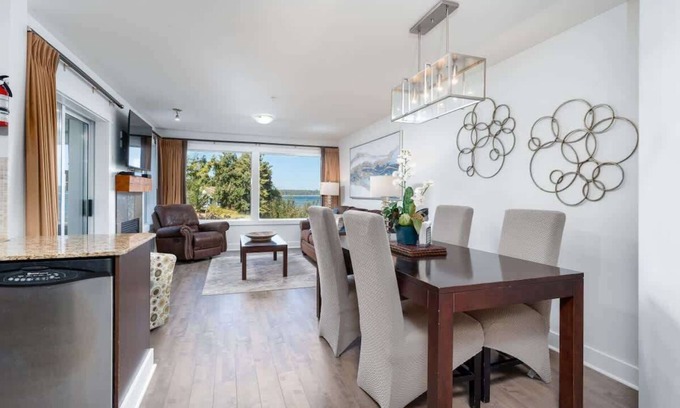 Regional District of Nanaimo Condo | Serenity on the Bay - 1BDRM - Full Kitchen