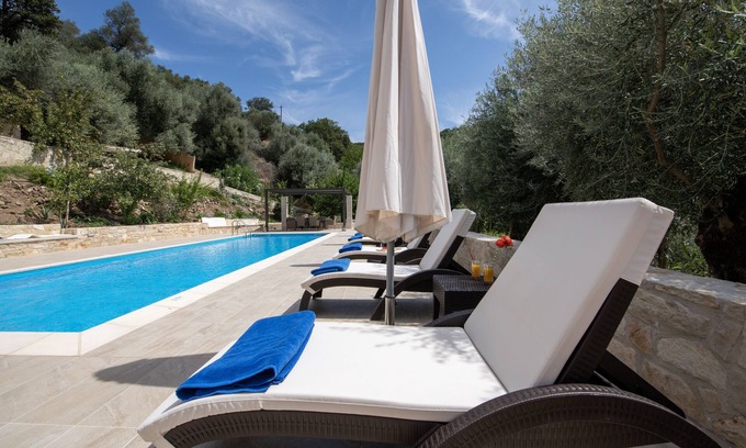 Dhris Villa | Serenity River Villa | Feel The Serenitynof the River