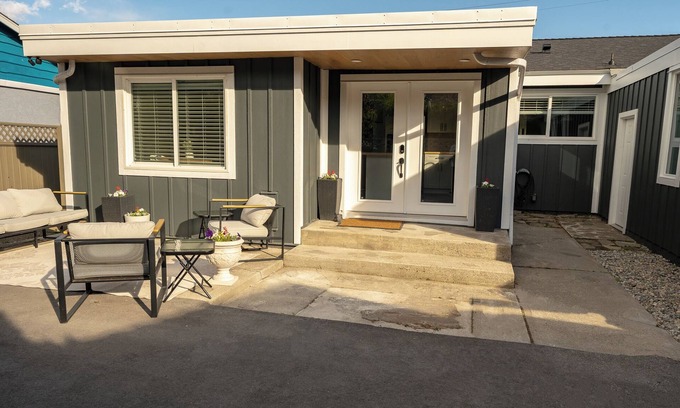 Okanagan-Similkameen House | Serenity: Rockcliffe Getaway