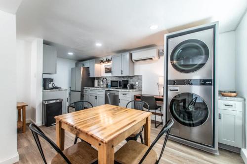 Del Mar Apartment | Serenity Suites C