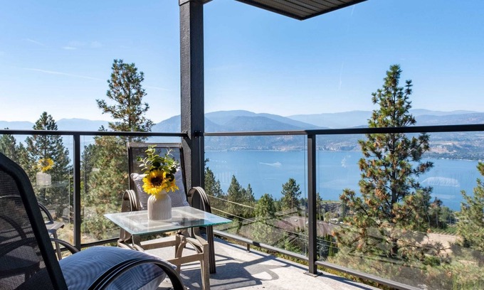 Okanagan-Similkameen House | Serenity Vista - Lakeview House