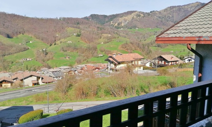 Serina Ski Chalet | Serina Chalet: Mountain Apartment with Panoramic Terrace, WiFi, and Parking