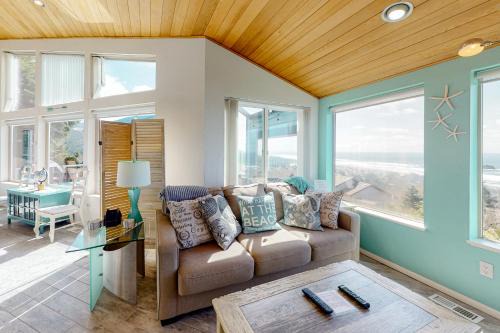 Rockaway Beach House | Serpent Rock Viewhouse