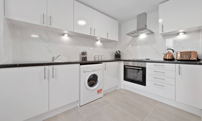 Penge Apartment | Serviced Ensuite Room Crystal Palace London Se20