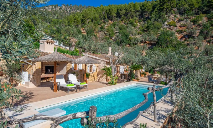 Fornalutx Villa | SES BEGUDES - Beautiful chalet with private pool and stunning mountain views. Free WiFi.