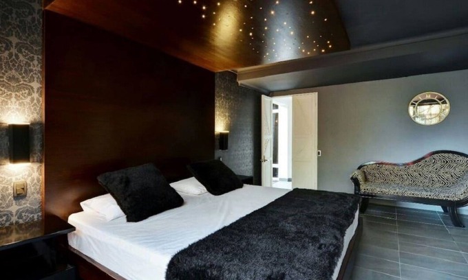 El Poblado Villa | SEVEN BEDROOM LUXURIOUS MODERN PRIVATE VILLA(Bachelor Friendly)