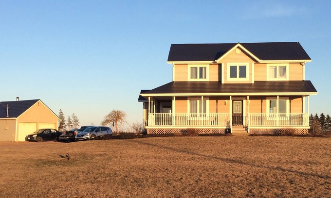 Borden-Carleton House | Seven Mile Bay private country home, access to quiet beach.