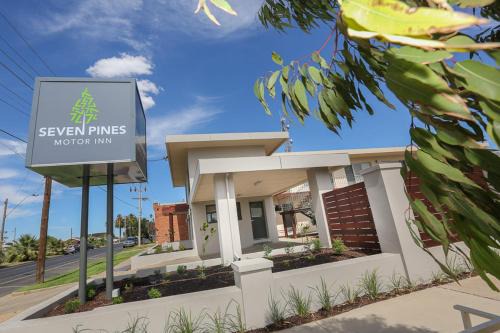 Mildura Central Business District Hotel | Seven Pines Motor Inn