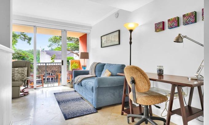 Coconut Grove Apartment | SF Sunny Getaway + Pool & Parking