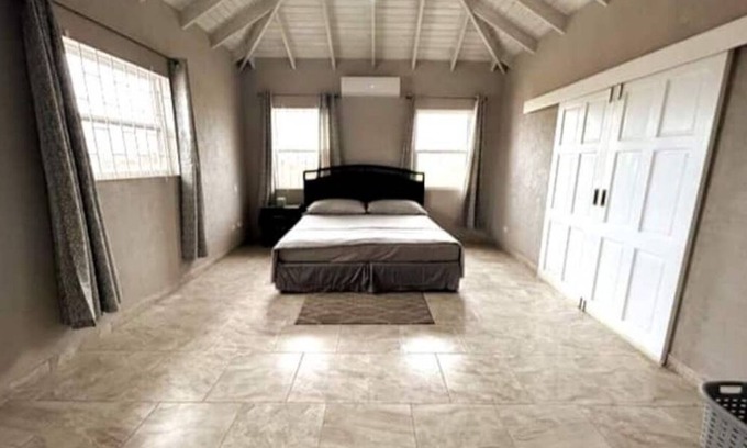 Rock Hall House | Sha-Dow Villa by the Airport 2 BR