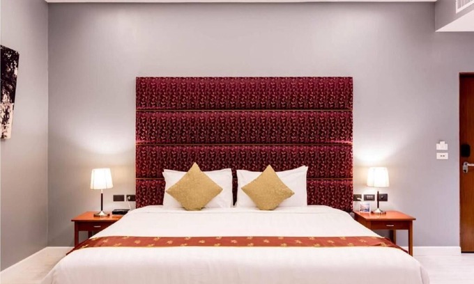 Patong Resort | (SHA+)Sky Standard with Plunge Pool (A)