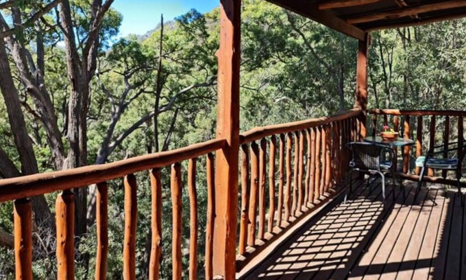 Grattai House | Shady Creek near Mudgee, nestled in natural Australian bushland.