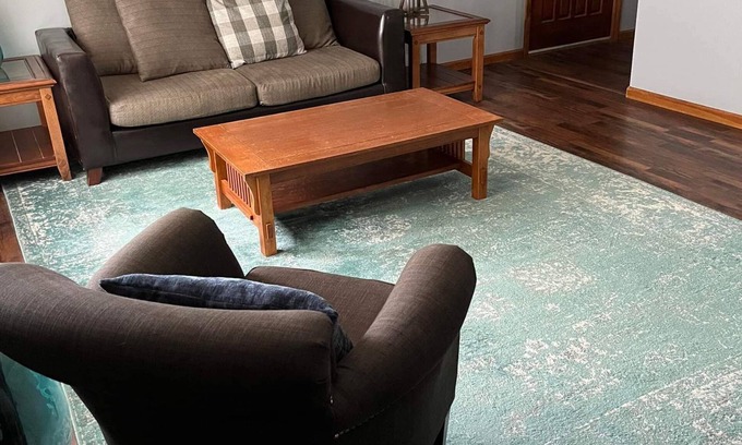 Olney House | Shady Shelter - Quiet Comfort, Family Friendly - close to everything!