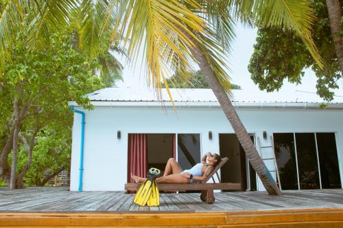 Rasdhoo House | Shallow Lagoon Sunset