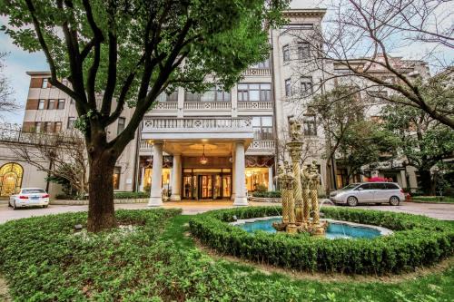 Huaihai Road Commercial Area Hotel | Shanghai Donghu Hotel - Shanghai Style Garden House