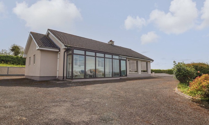 Puckaun Cottage | SHANNON VIEW, family friendly in Puckane, County Tipperary