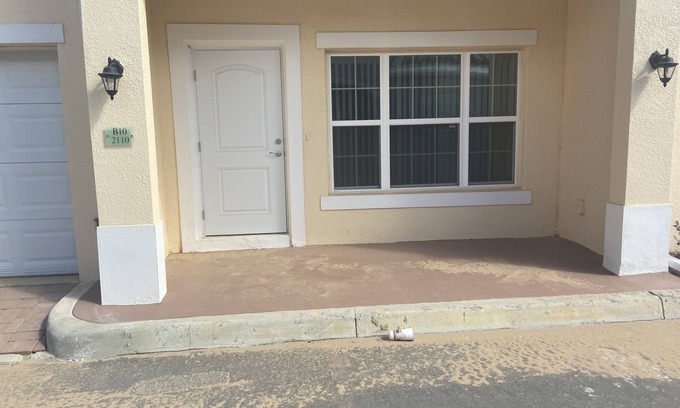 Tavares Condo | Shantiniketan B 10/2110/50 minutes to the Disney 2 mile to down town Tavares.