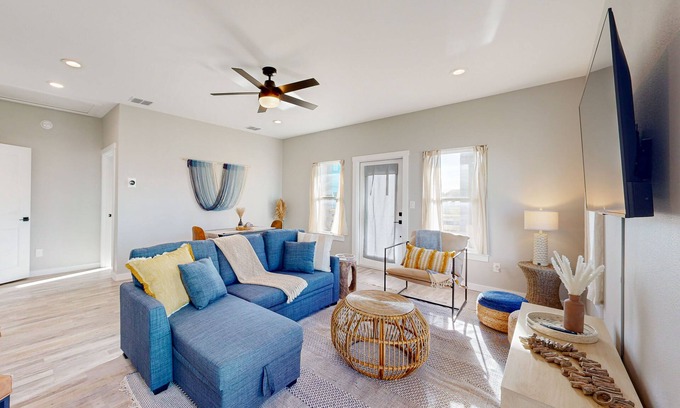 Bella Vista House | Shared Pool, Pet Friendly, Water View