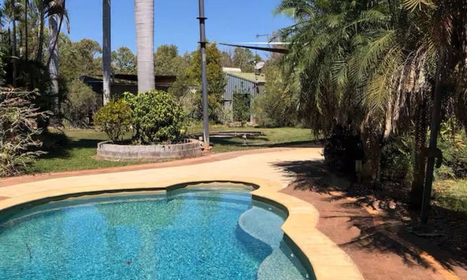 Uralla Cabin | Shauna’s ShacknnSelf contained cabin in beautiful rural setting, 7km from town.