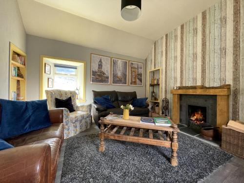Arnisdale House | Sheena's But'n'ben