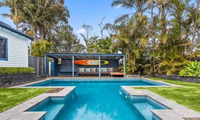 Shellharbour House | Shellharbour Village 3 Bedroom house with large pool, walk to beach & Cafes