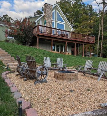 Front Royal House | Shenandoah Thunder Chalet Guest Suite
