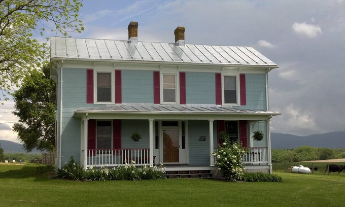 Waynesboro House | Shenandoah Valley Farm House near BR pkway & Skyline , UVA, Staunton, wineries