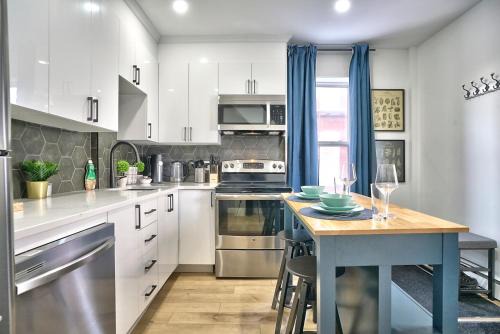 Sherbrooke Apartment | Sherby LUX - Central, Parking, Renovated, Sleeps 6