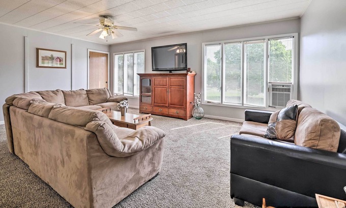 Cambra Apartment | Shickshinny Apt w/ Yard ~ 9 Mi to State Park!