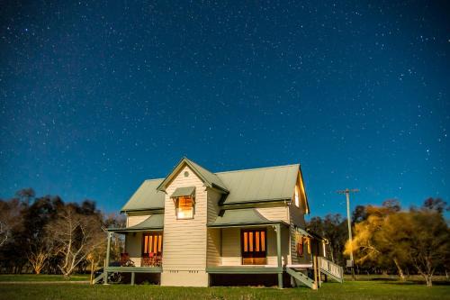 Mayers Flat House | Shinglers Cottage
