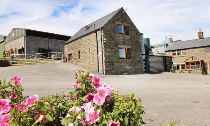 Holestone Moor Cottage | SHIRE COTTAGE AT TOP BUTTERLEY FARM in Tansley