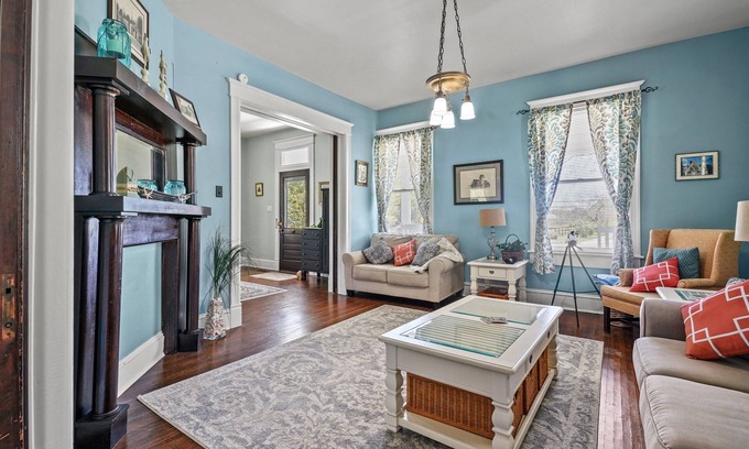 Birdsnest House | Shore Refections - historic charm just minutes from the beach!
