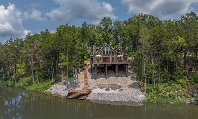 Wright City Ski Chalet | Shore Side by Innsbrook Vacations!