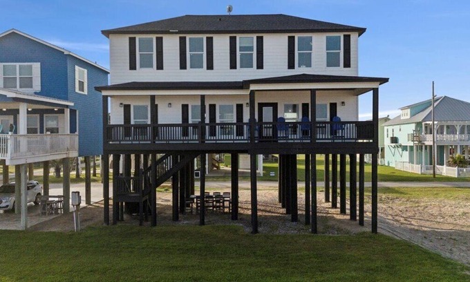 Crystal Beach Cabin | Shore Thing - Beach Front - Sleeps 22