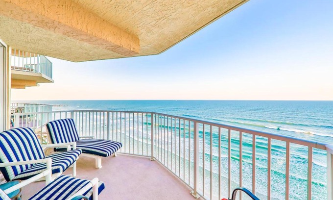 Daytona Beach Shores Apartment | Shores Club - 1002
