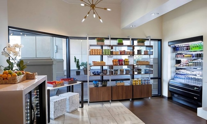 Milpitas Hotel | Short Drive to Nearest Local Vineyard ! 3 Family-friendly Units! Fitness Center!