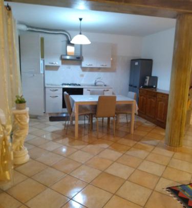 Montemitro House | Short-Lets vista piscina