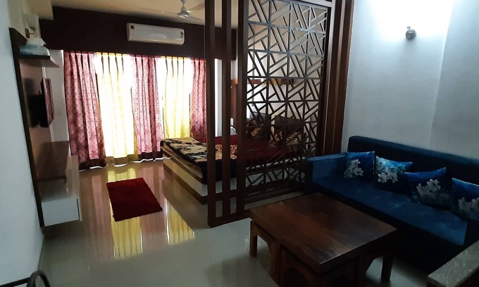 Noida Apartment | Short stays in fully furnished service apartment