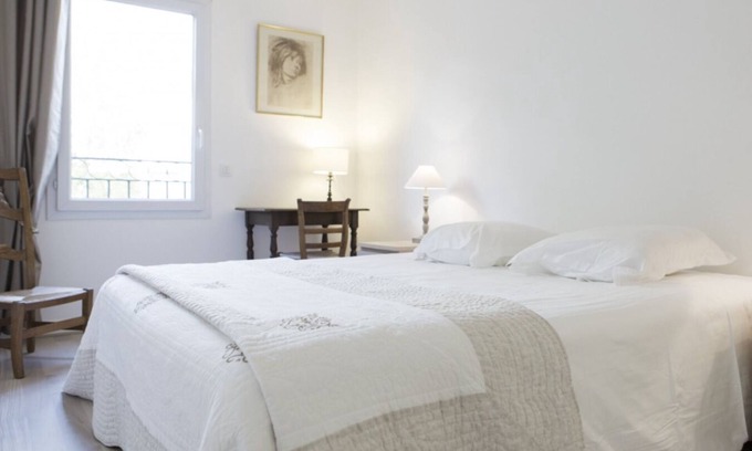 Bordeaux City Centre Apartment | Short term let in a beautiful apartment of 74m² with a parking space