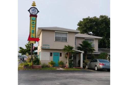 Riverside Park Hotel | Siesta Motor Inn By Townhouse Kennedy Space Center Titusville I 95