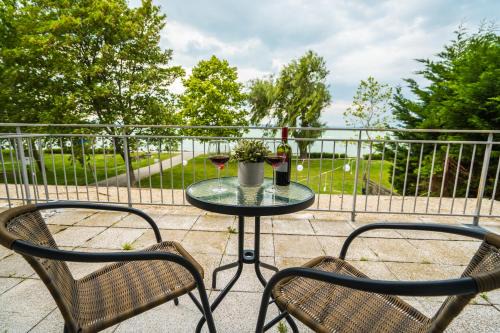 Siofok Aranypart Apartment | Siesta Sziget - Balaton-parti Apartmanok