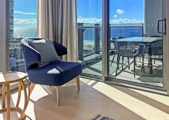 Broadbeach Apartment | Signature 14th floor North East facing 9