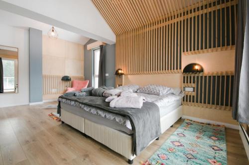 Shiligarnika Apartment | Signature Penthouse with jacuzzi and sauna and 4 bedrooms in Saint George Palace