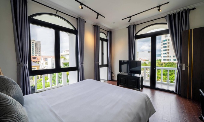 Son Tra Villa | Sila Vana Villa - Spacious 7-bedroom villa with AC, WiFi in enchanting Đà Nẵng