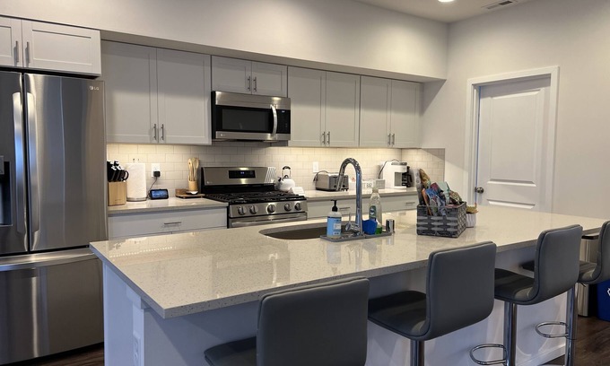 West Hills House | Silverdale Modern Townhome