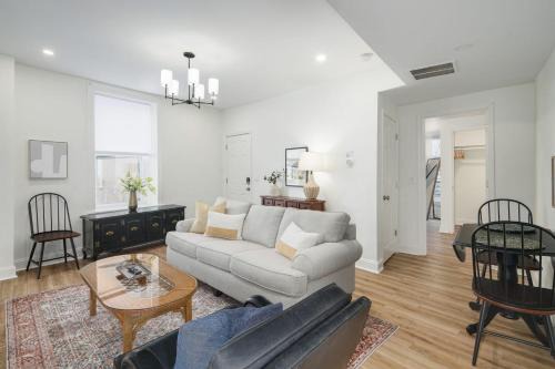 Manayunk Apartment | Silverwood Serenity: Large 2b 2b with Parking
