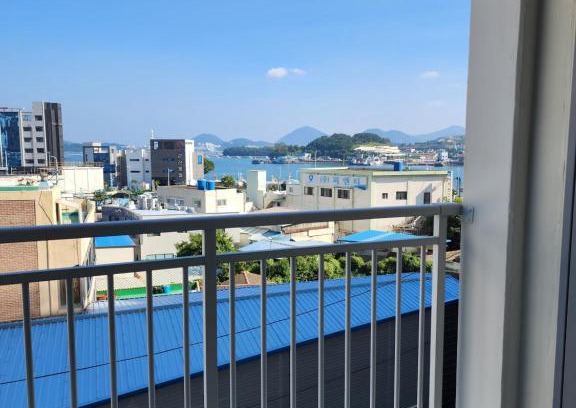 Yeosu Apartment | Sim On Chae